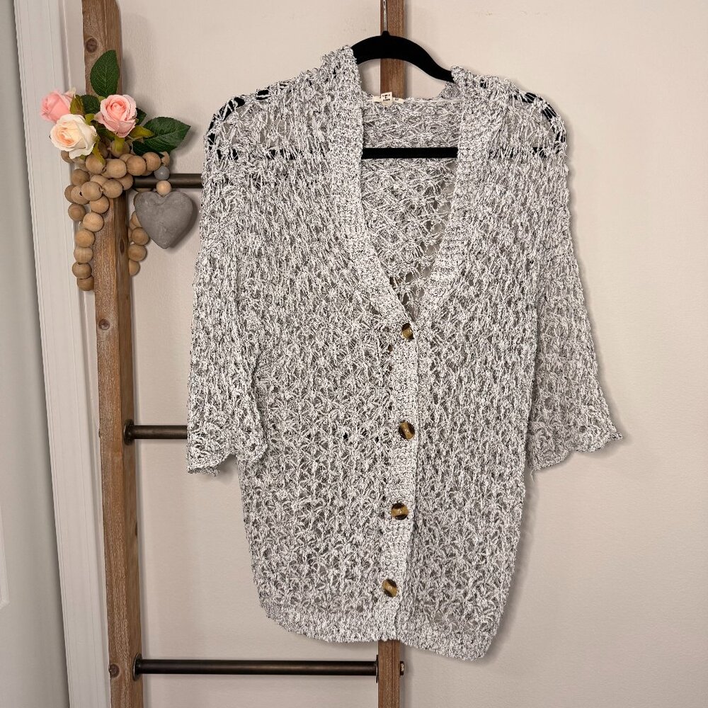 Pol Short Sleeve Black White Loose Knit Cardigan Size Medium‎
